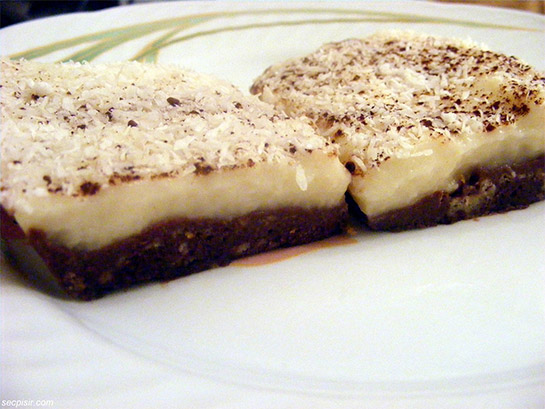 Bisküvili Muhallebi Tarifi ve Malzemeleri